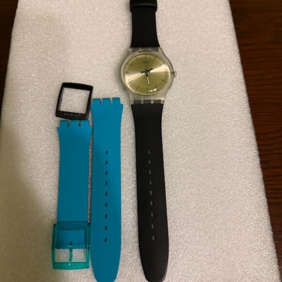 Swatch watch silver face - Picture 6 of 6